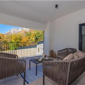 5 bedroom villa with pool near Crikvenica, sleeps 10